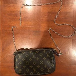 Louis Vuitton Pochette Broken Chain